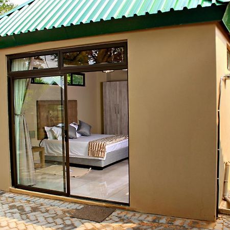 Zoe Bush Lodge Pretoria-Noord Eksteriør bilde